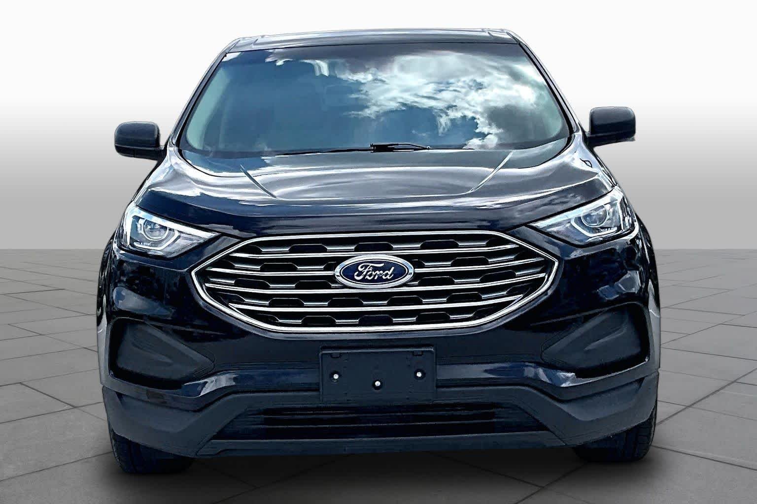 Used 2020 Agate Black Ford SE image 4