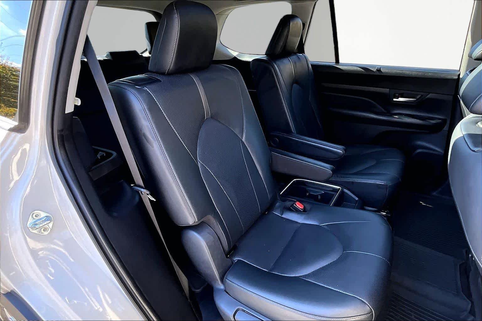 Used 2024 Coastal Cream Toyota Platinum image 19