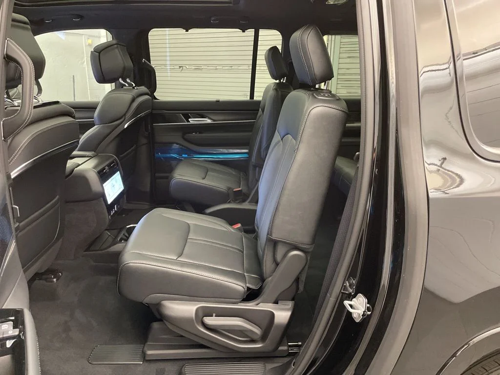 New 2026 Black Jeep Summit Obsidian image 24