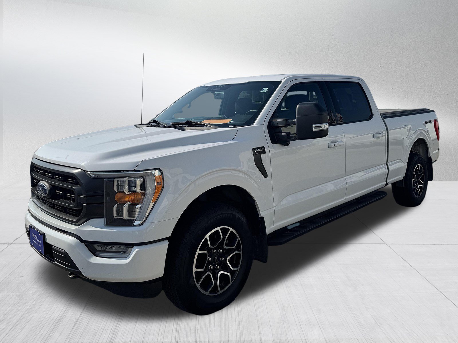 Certified Used 2022 Oxford White Ford XLT image 3