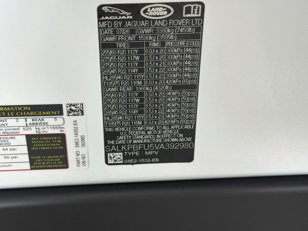 New 2027 Fuji White Land Rover SE image 34