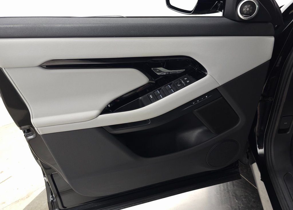 2026 Land Rover Range Rover Evoque S - Photo 17