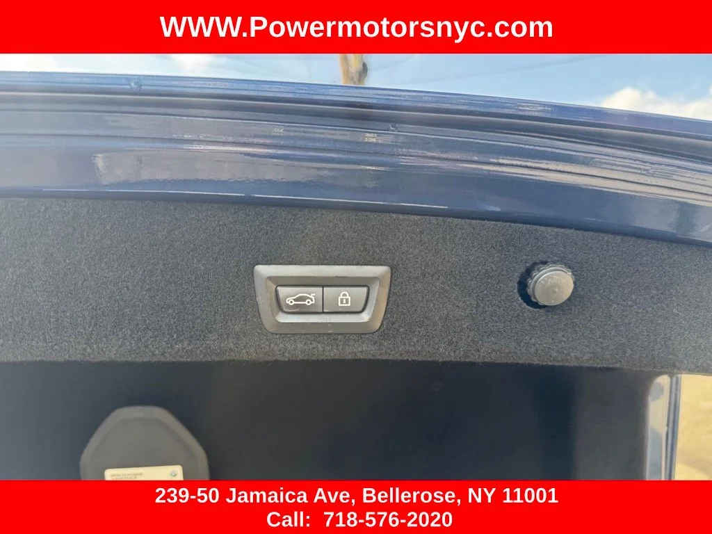 Used 2022 Blue BMW 750i xDrive image 19