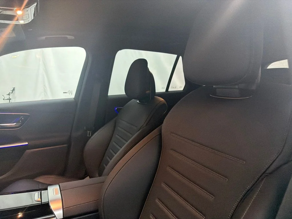 New 2027 Black Mercedes-Benz GLC 300 image 13