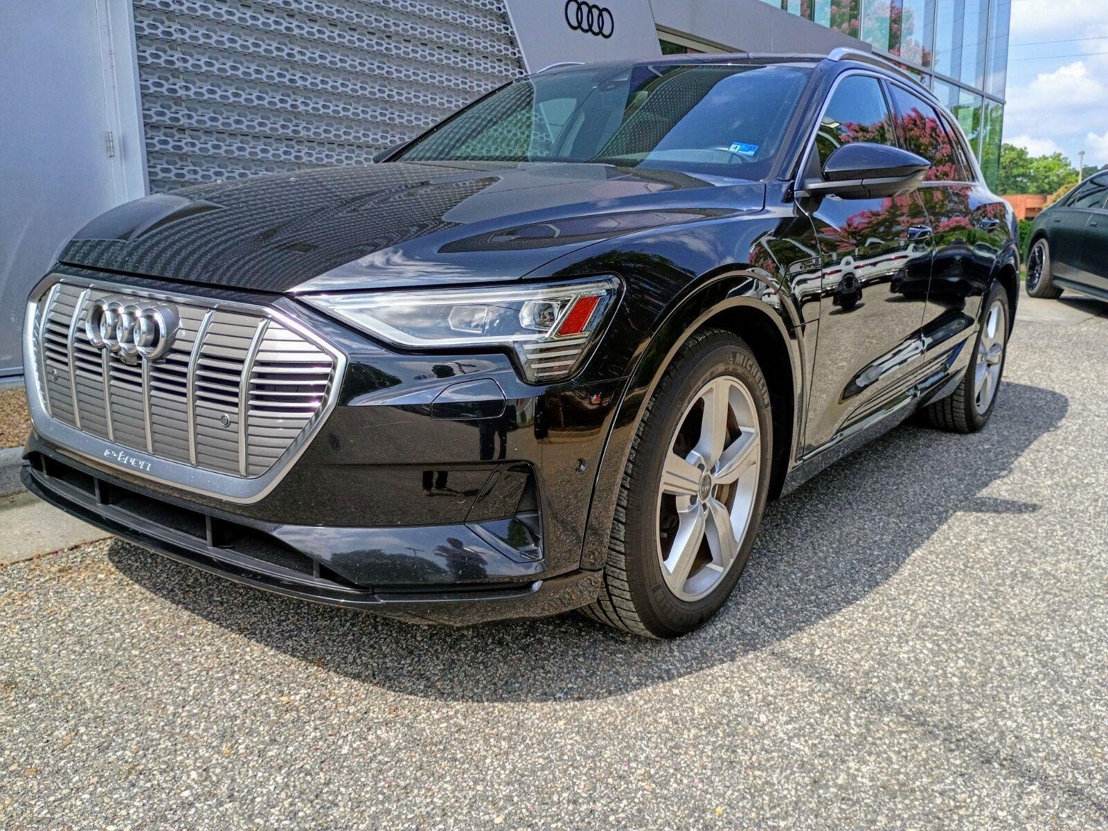 Used 2019 Mythos Black Metallic Audi Premium Plus image 2