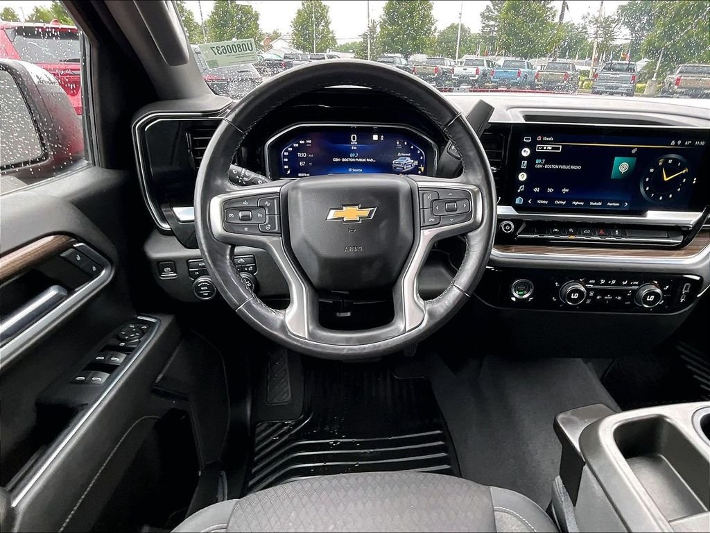 Used 2022 Red Chevrolet LT image 17