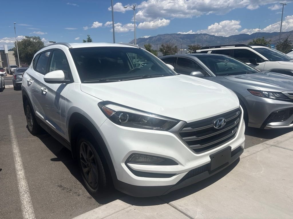 Used 2018 White Hyundai SEL image 2
