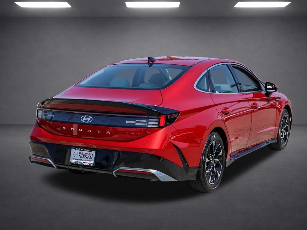 Used 2025 Red Hyundai SEL image 3