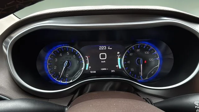 Used 2017 Gray Chrysler Touring L Plus image 13