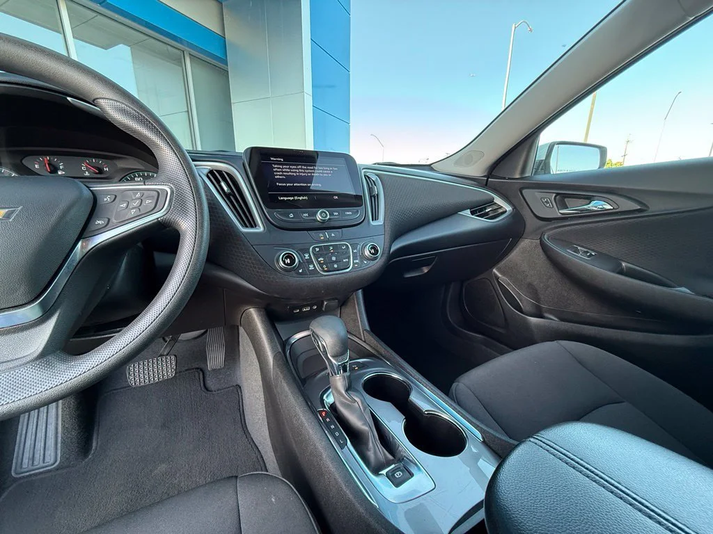 Used 2024 Summit White Chevrolet 1LT image 23