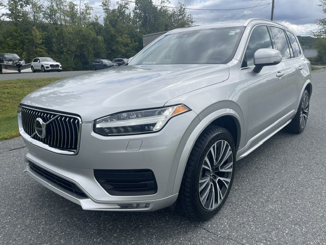 Used 2021 Silver Volvo Momentum image 1