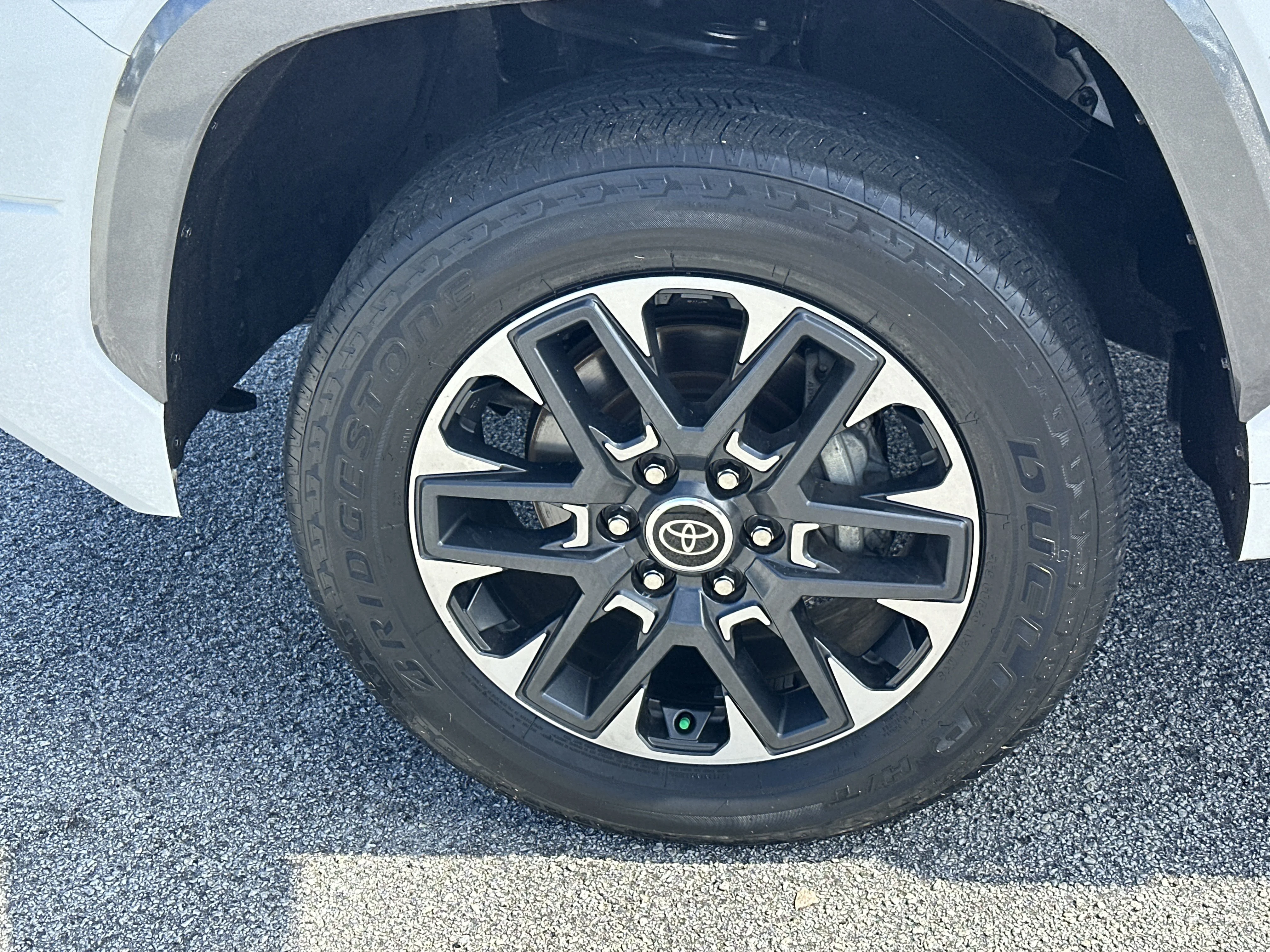 2022 Toyota Tundra Limited - Photo 12