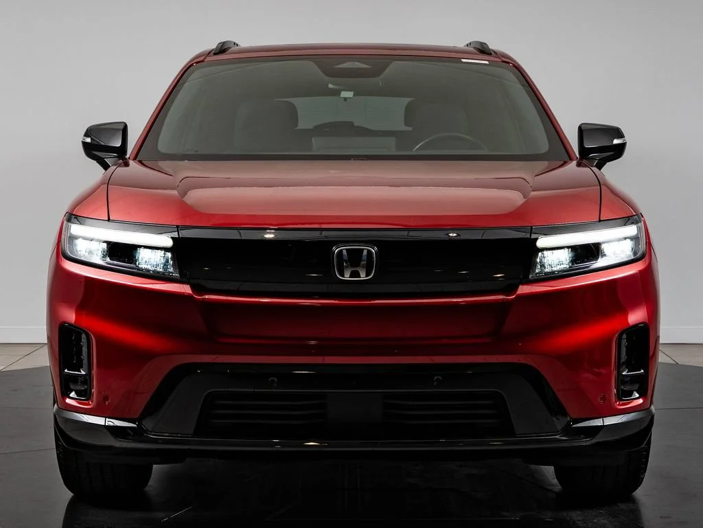 Used 2024 Scarlet Red Metallic Honda Touring image 2