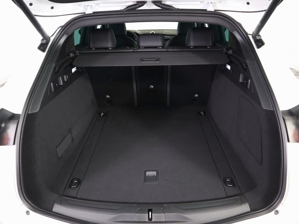 Used 2025 Bianco Astro Metallic Maserati Base image 29
