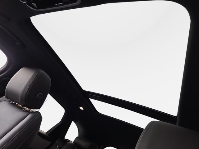 New 2026 Ostuni Pearl White Land Rover Belgravia Edition image 20