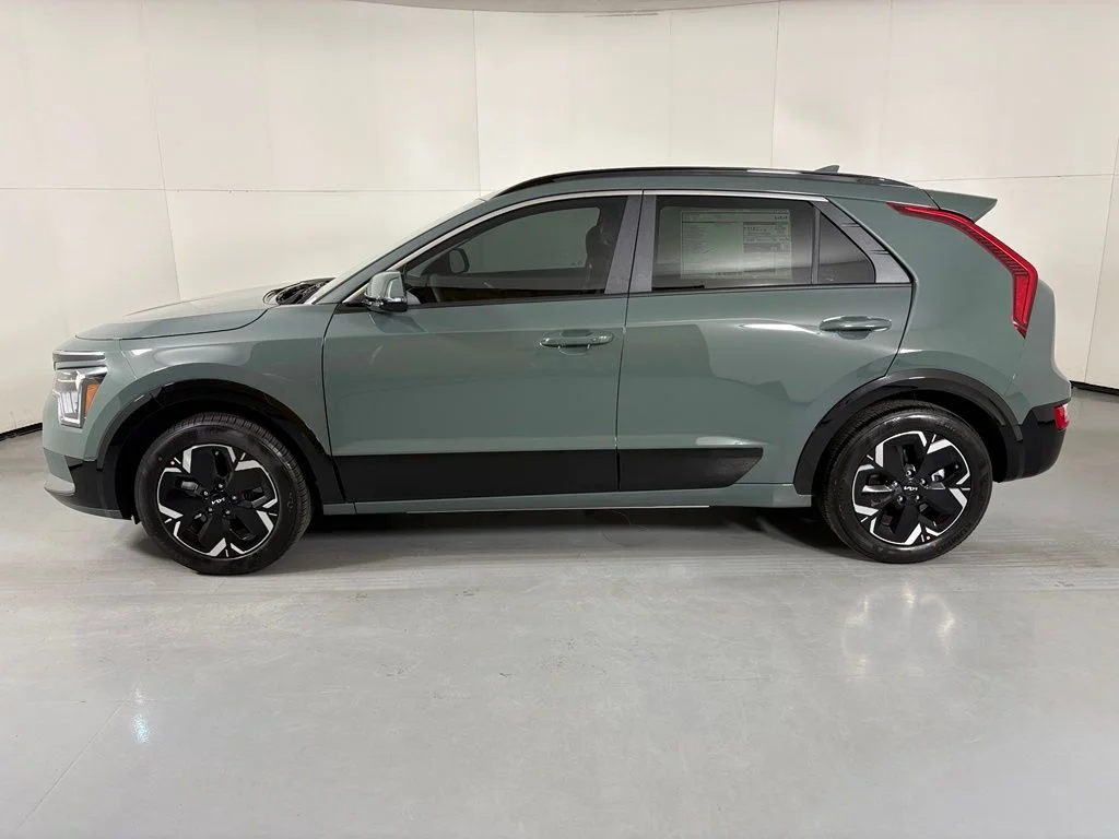 New 2026 Cityscape Green Kia WIND image 5