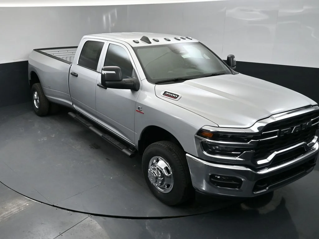 New 2026 Silver-Zynith Exterior Paint RAM Tradesman image 32