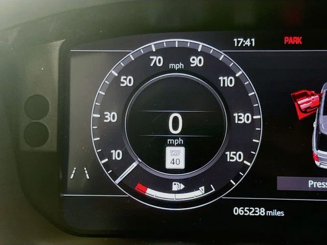 Used 2020 White Land Rover HSE image 13