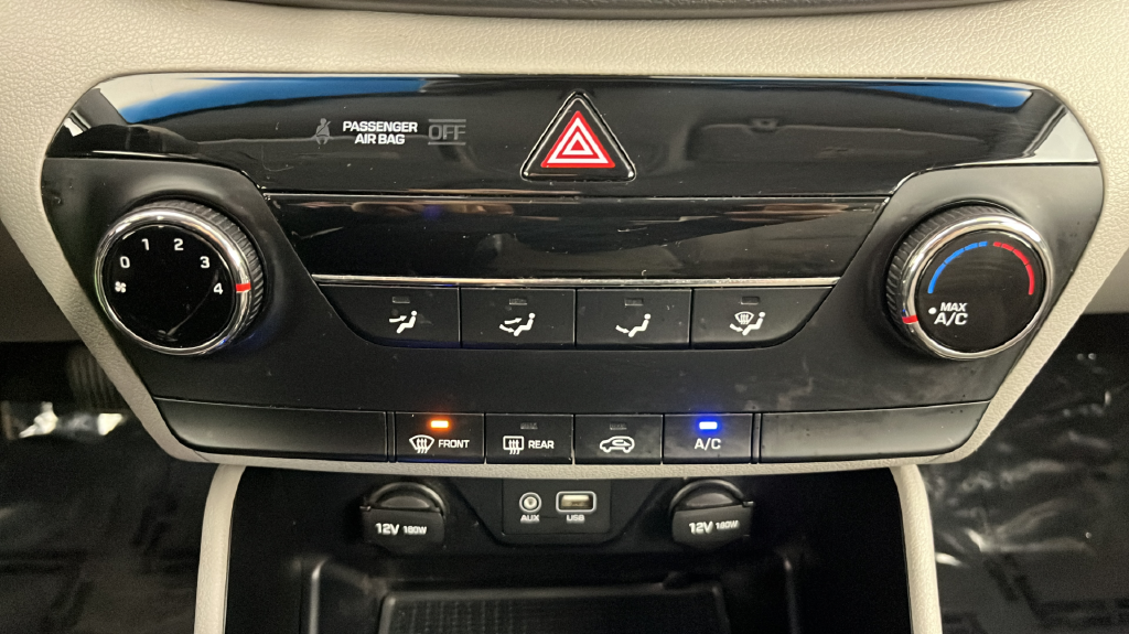 Used 2016 Grey Hyundai SE image 31