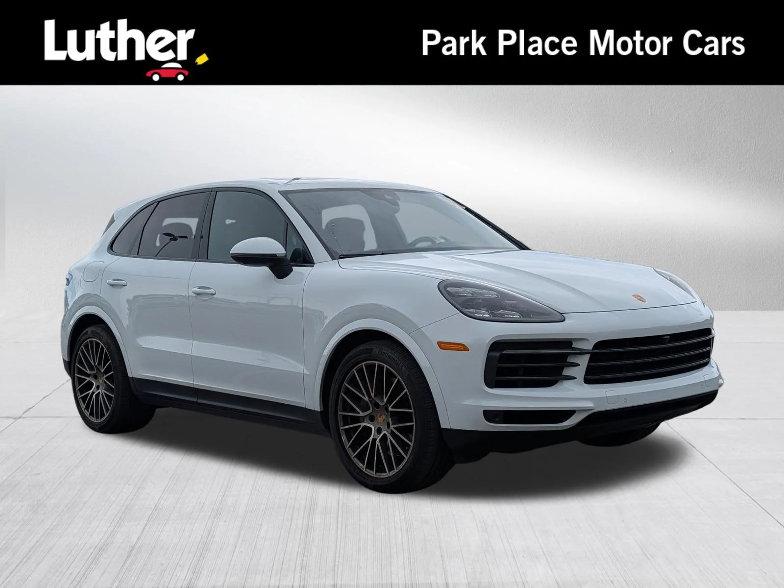 2023 Porsche Cayenne Platinum Edition S's photo
