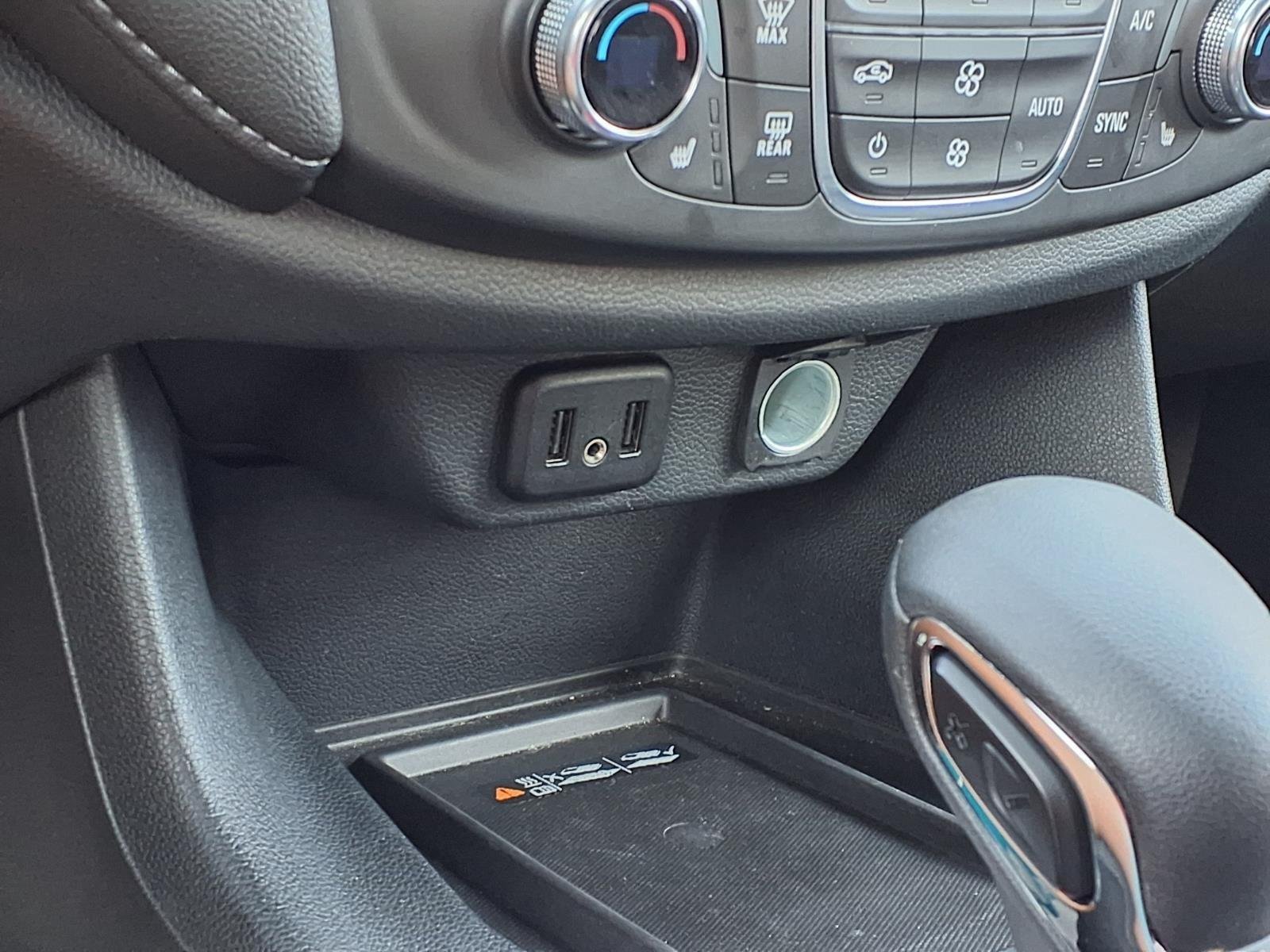 Used 2022 Silver Ice Metallic Chevrolet LT Cloth image 6