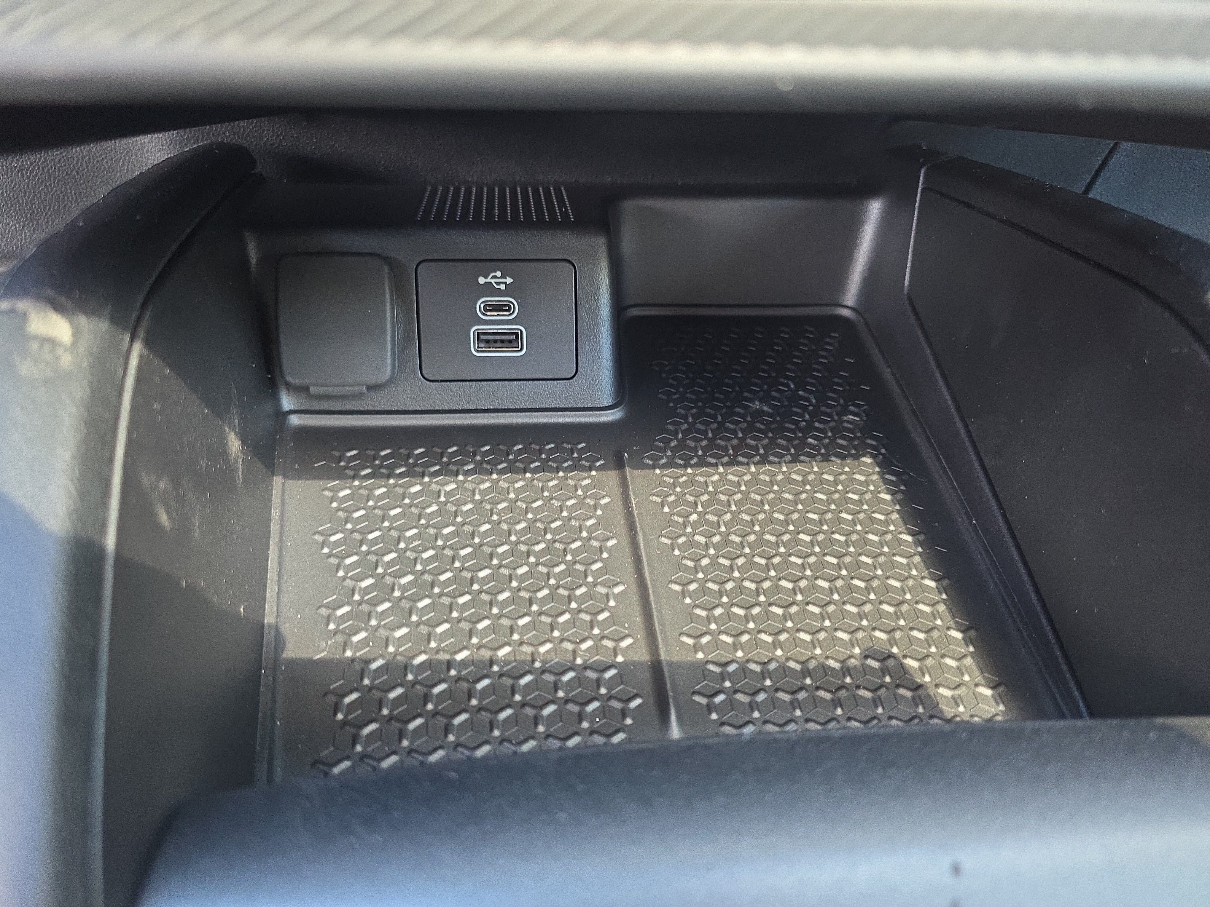 New 2026 Azure Gray Metallic Tri-Coat Ford Outer Banks® image 25