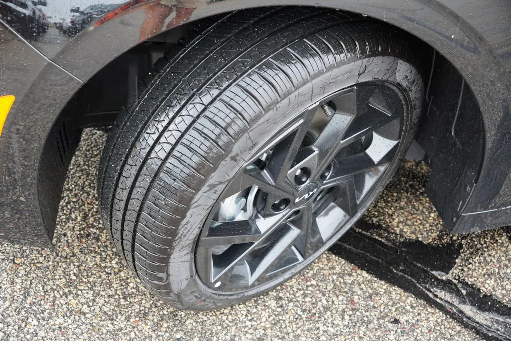 New 2026 Aurora Black Pearl Kia GT-Line AWD image 9
