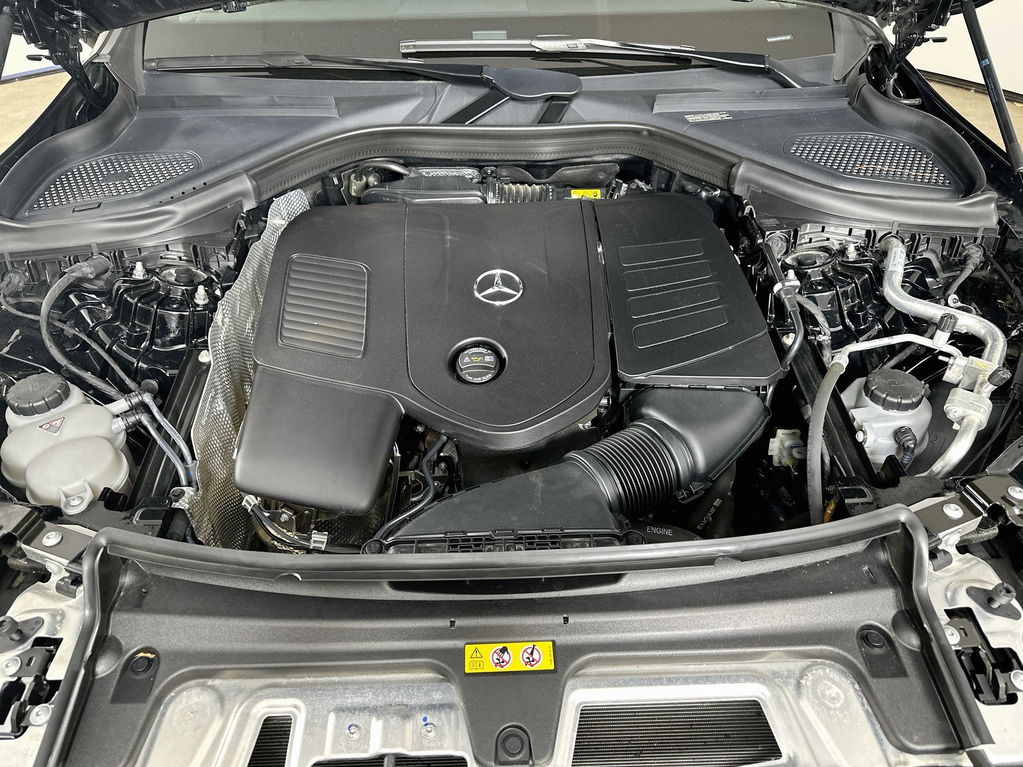 Used 2023 Black Mercedes-Benz GLC 300 image 35