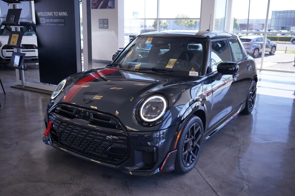 2026 MINI Hardtop Cooper S's photo