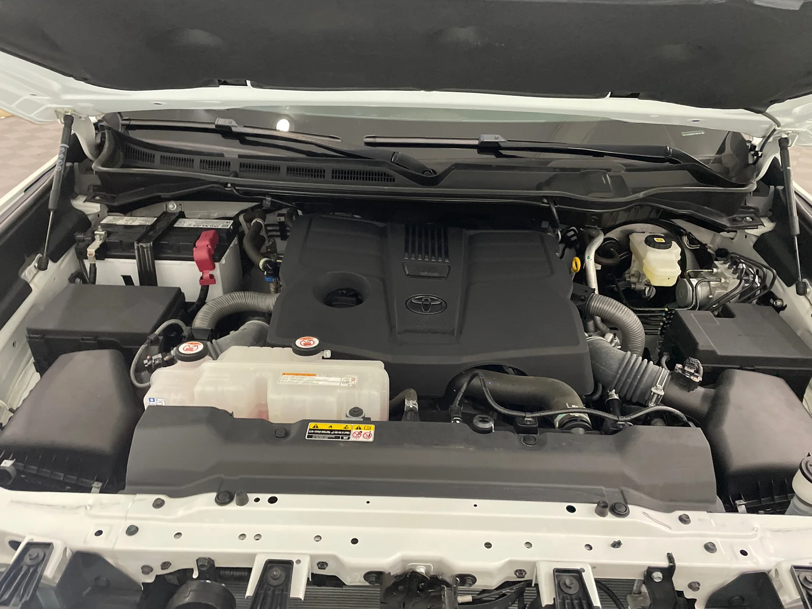 Used 2024 Ice Cap Toyota SR5 image 29