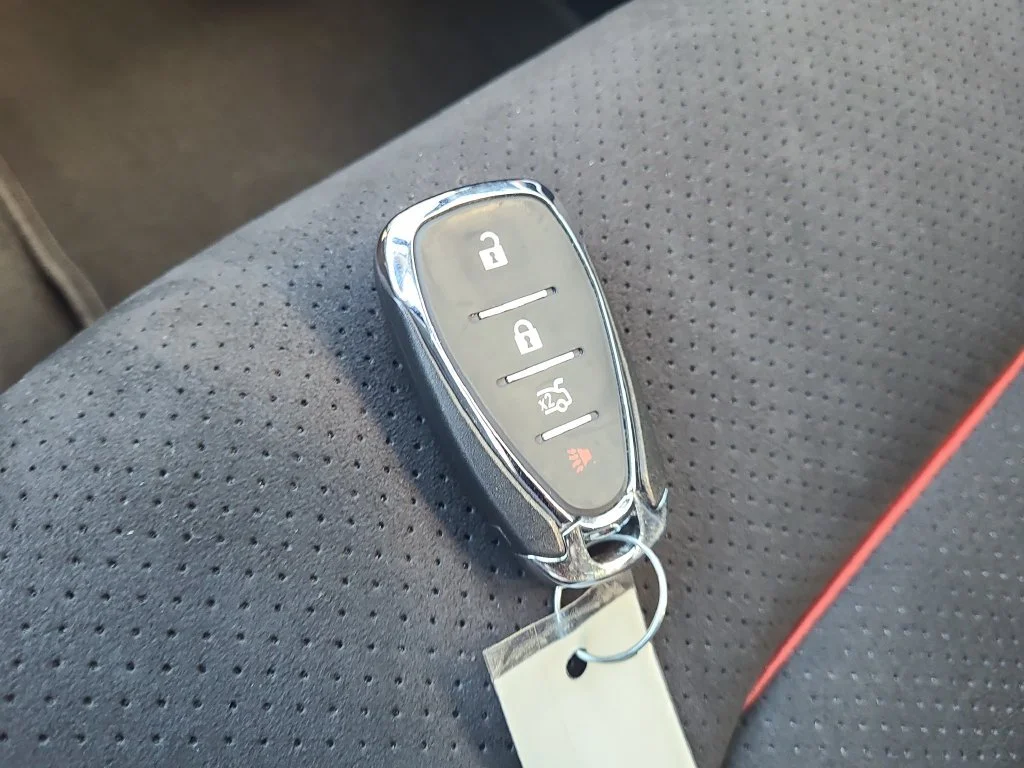 Used 2023 SHARKSKIN METALLIC Chevrolet ZL1 image 24