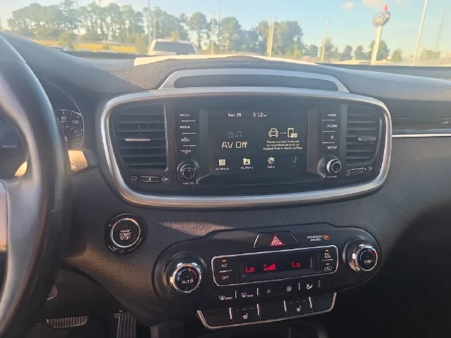 Used 2020 Silver Kia S image 26