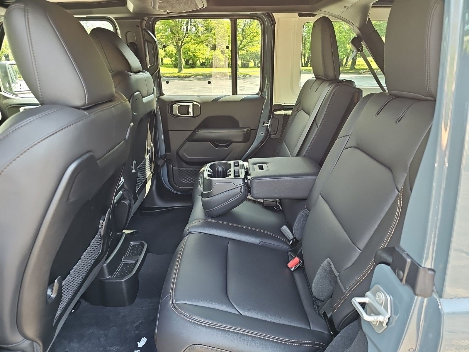 New 2026 Anvil Clearcoat Jeep Sahara image 16