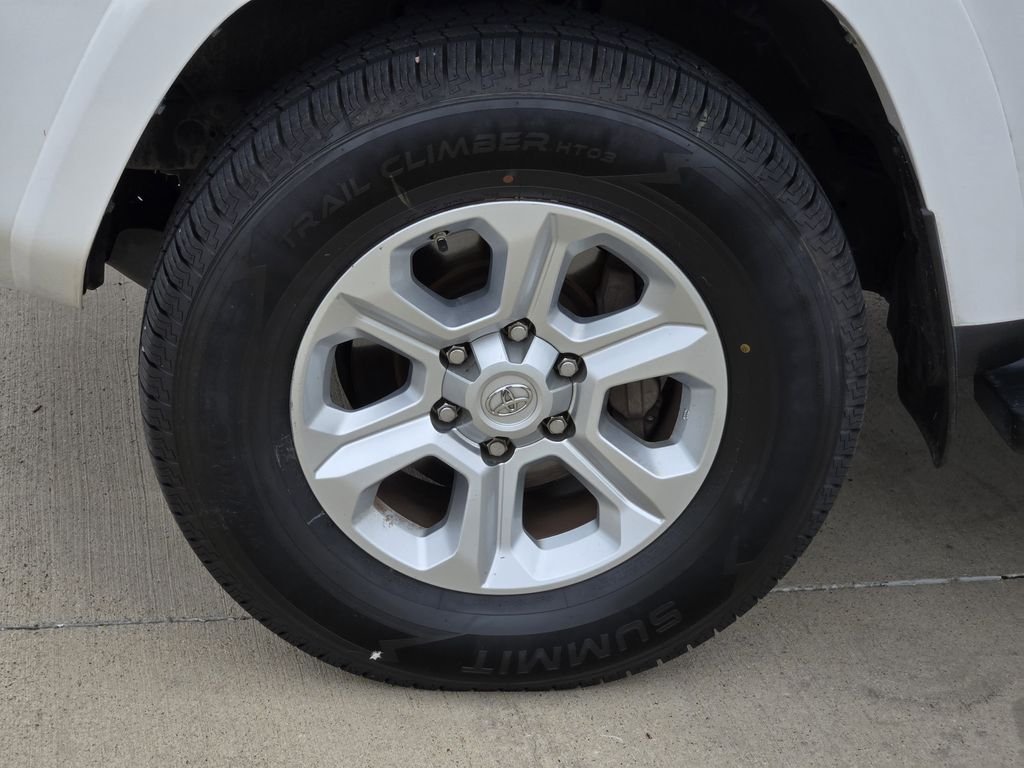 Used 2021 White Toyota SR5 image 7