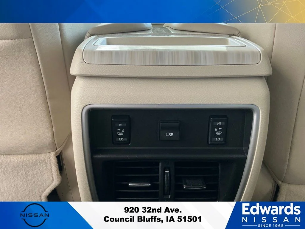 Used 2018 Red Nissan SL image 16