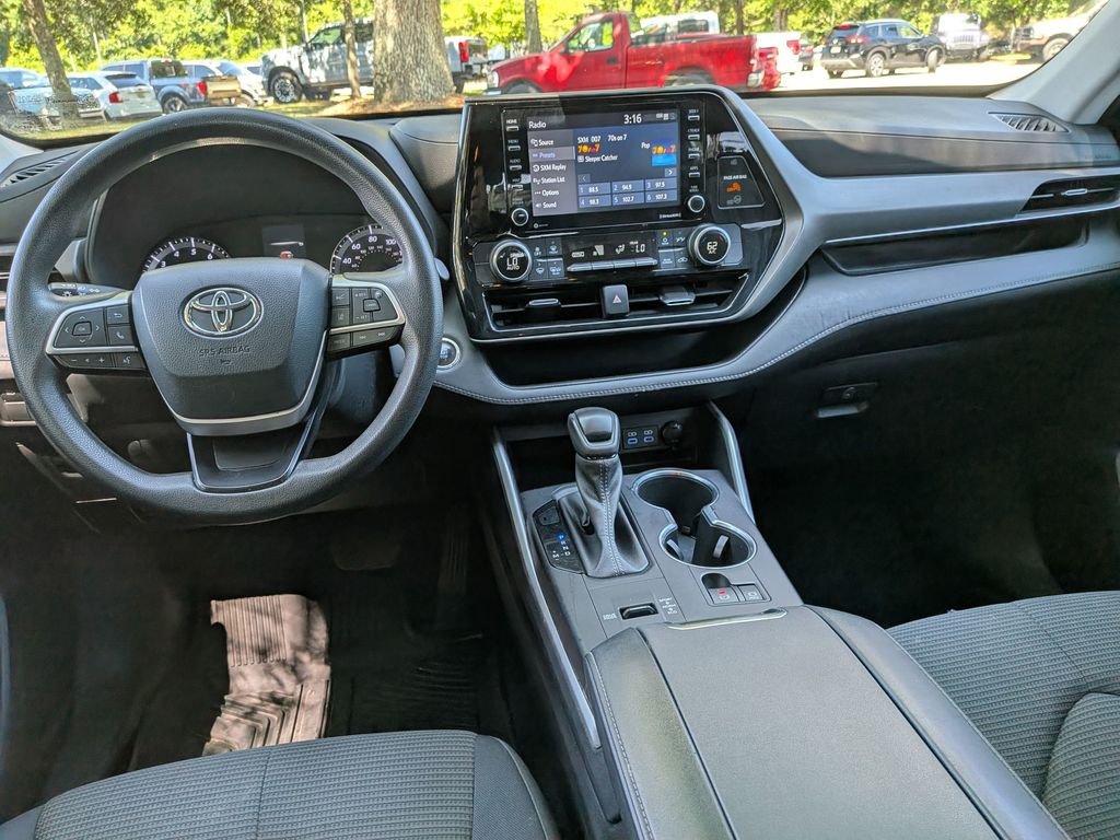 Used 2022 Gray Toyota L image 32