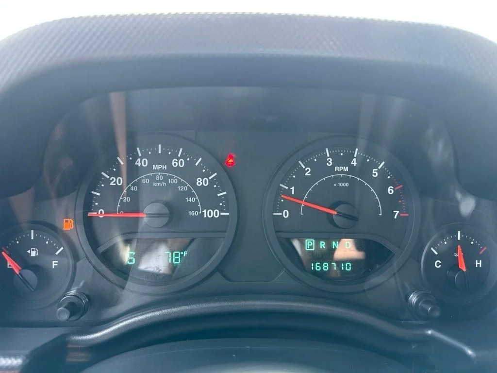 Used 2009 Orange Jeep Unlimited X image 37
