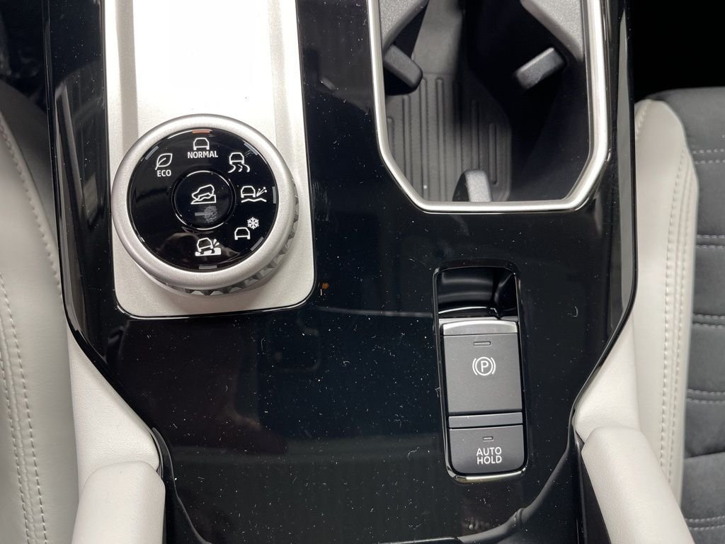 New 2026 White Diamond Mitsubishi SE image 14