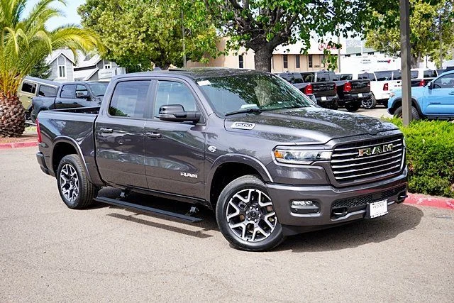 New 2026 Granite Crystal Metallic Clear-Coat Exterior Paint RAM Laramie image 3