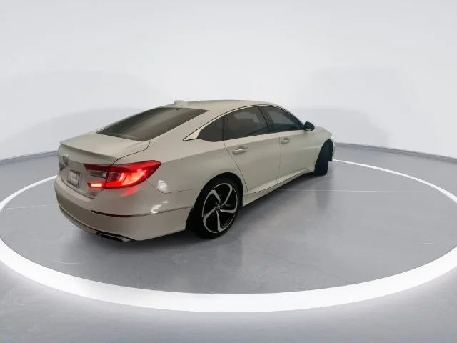 Used 2019 White Honda Touring 2.0T image 6