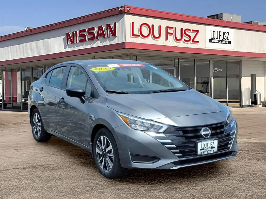 2025 Nissan Versa 1.6 S CVT's photo