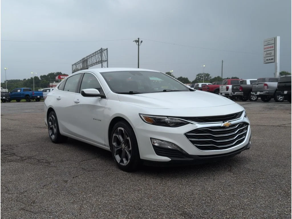 Used 2024 WHITE Chevrolet 4dr Sdn 1LT image 7