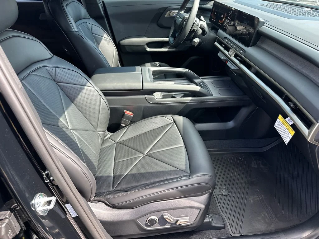 New 2027 Black Kia EX image 13