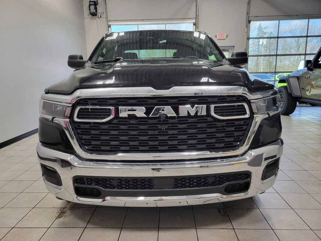 New 2026 Diamond Black Crystal Pearl-Coat Exterior Paint RAM Big Horn/Lone Star image 2