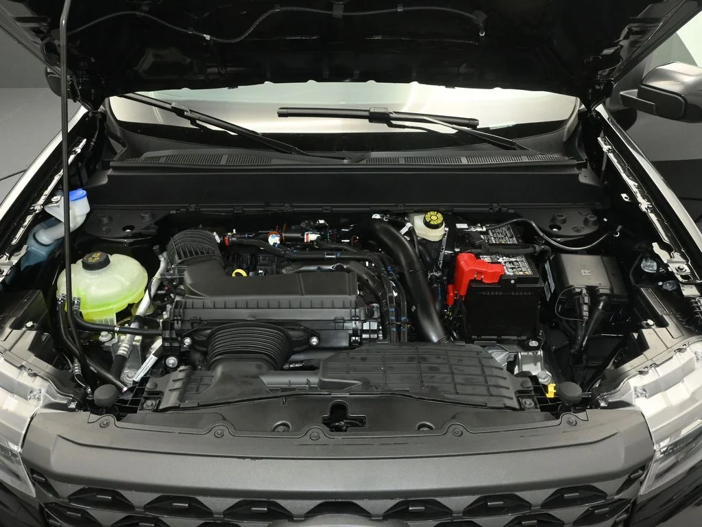New 2025 Shadow Black Ford XLT image 11