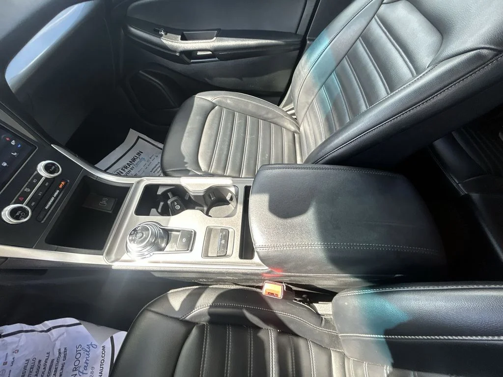 Used 2023 Gray Ford SEL image 27
