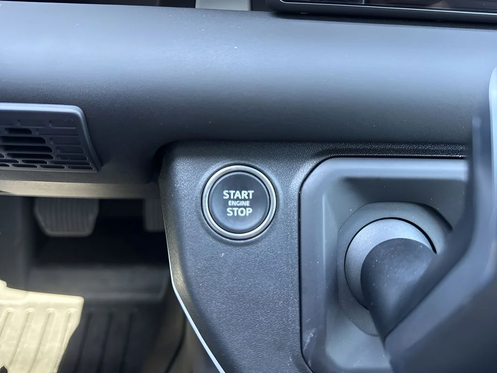 Used 2024 Silver Land Rover S image 23