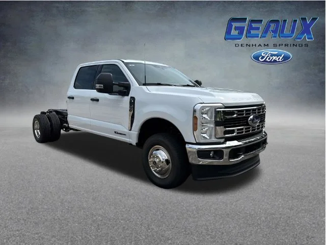 New 2026 Oxford White Ford F-350® XLT image 29