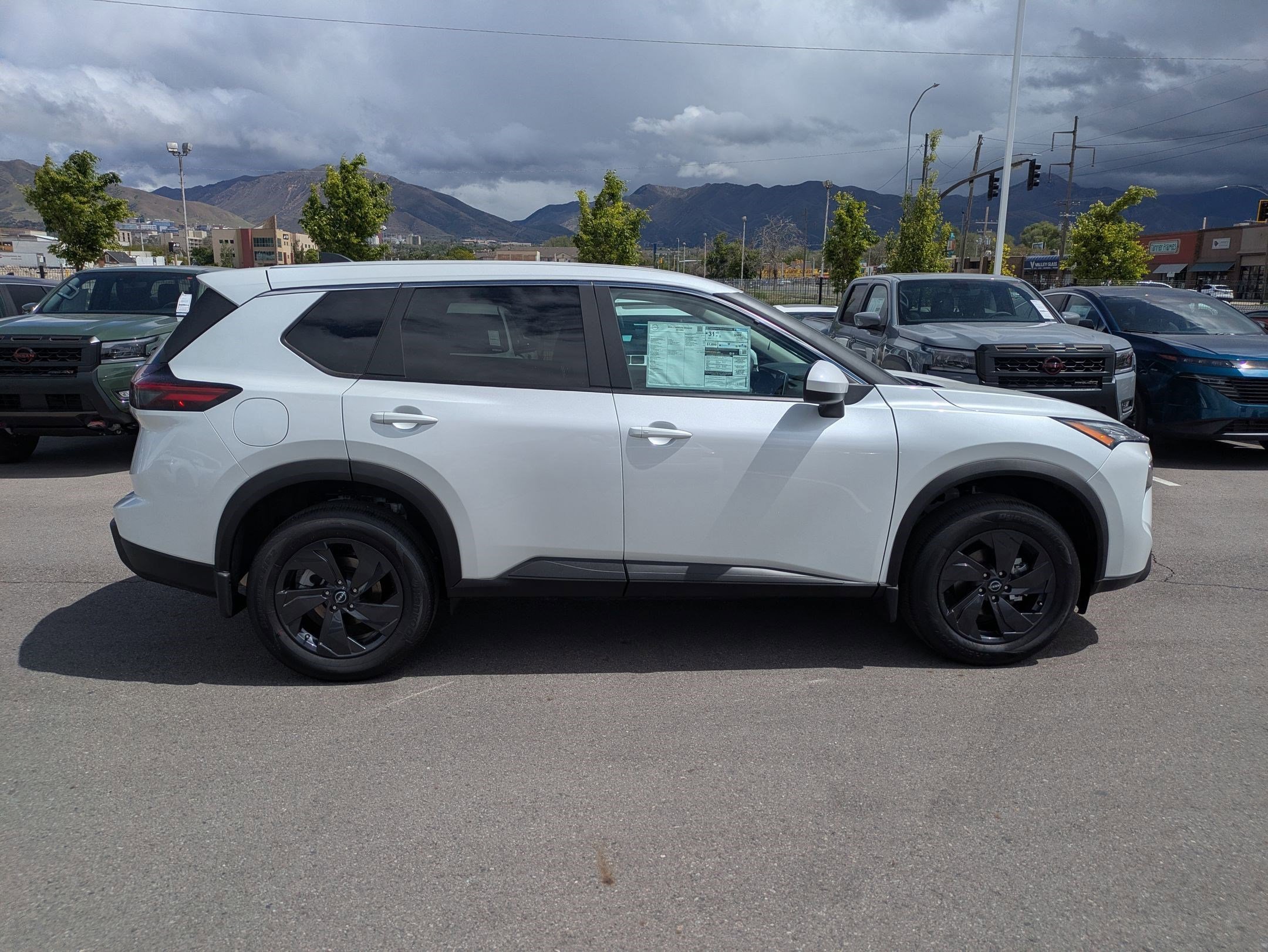 New 2026 Everest White Pearl Tricoat Nissan SV image 2