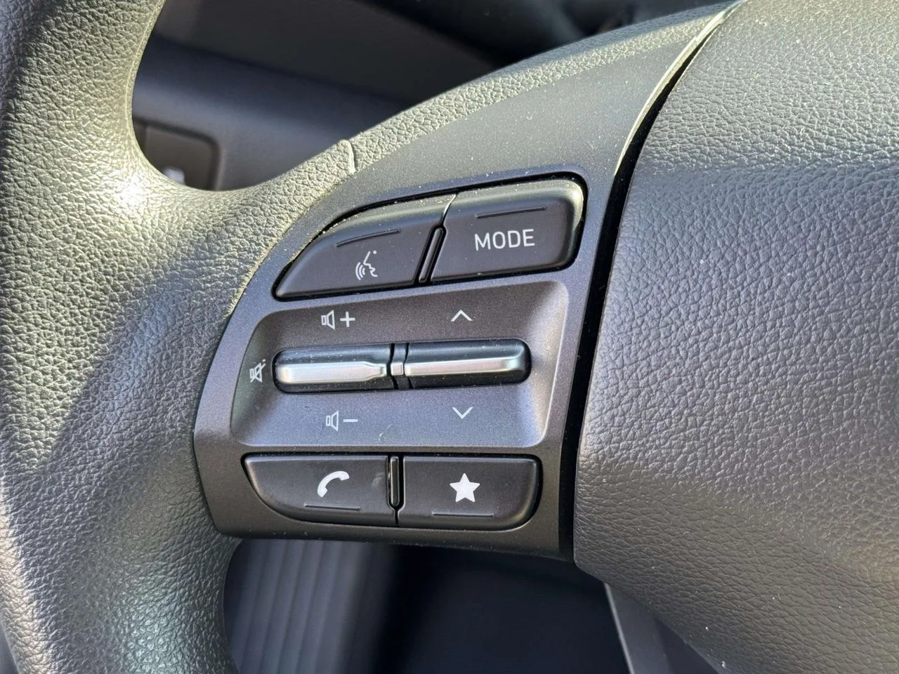 Used 2023 Cyber Silver w/Black Roof Hyundai SEL image 18